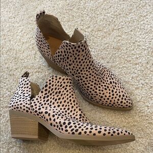 Universal Thread cheetah print ankle boots